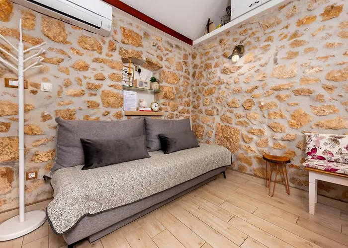 Story Stone House *
