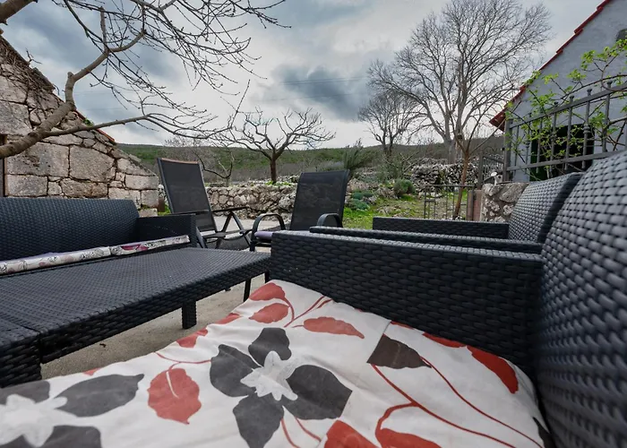Story Stone House Apartman