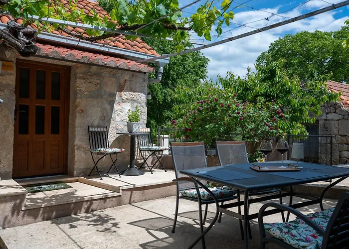 Story Stone House Apartman