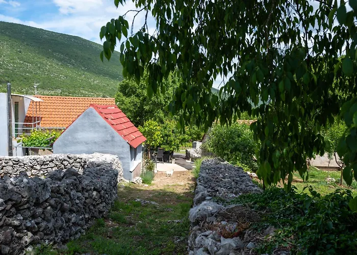 Story Stone House Apartman