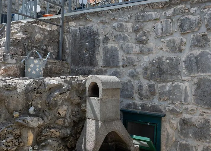 Story Stone House Apartman