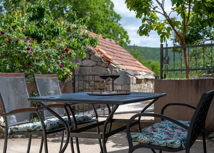 Apartman Story Stone House