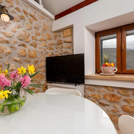 Story Stone House Apartman Slivno
